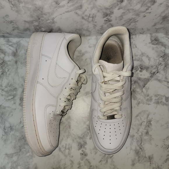 Nike Air Force 1 AF1 '07 Triple White Sneakers Low Top Men's Size 11 - Picture 1 of 9